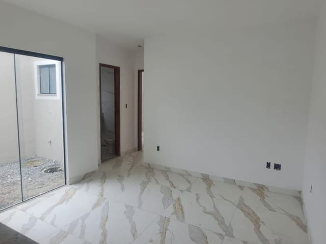 Apartamento 2 quartos e 2 banheiros, à venda, no bairro OURO VERDE em Rio das Ostras