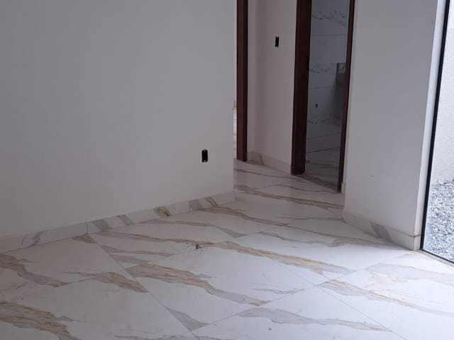 Apartamento 2 quartos e 2 banheiros, à venda, no bairro OURO VERDE em Rio das Ostras
