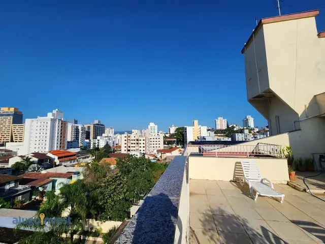 Cobertura / Penthouse 3 quartos e 2 banheiros, à venda, no bairro Estreito em Florianópolis
