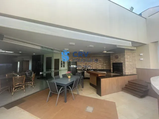 Cobertura / Penthouse com 700m² 5 quartos e 6 banheiros, à venda, no bairro Centro em Londrina