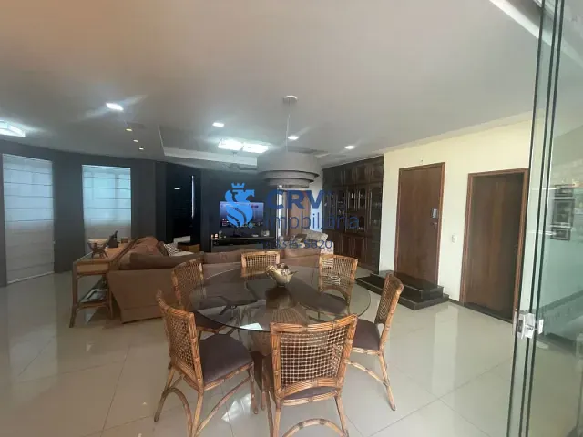 Cobertura / Penthouse com 700m² 5 quartos e 6 banheiros, à venda, no bairro Centro em Londrina