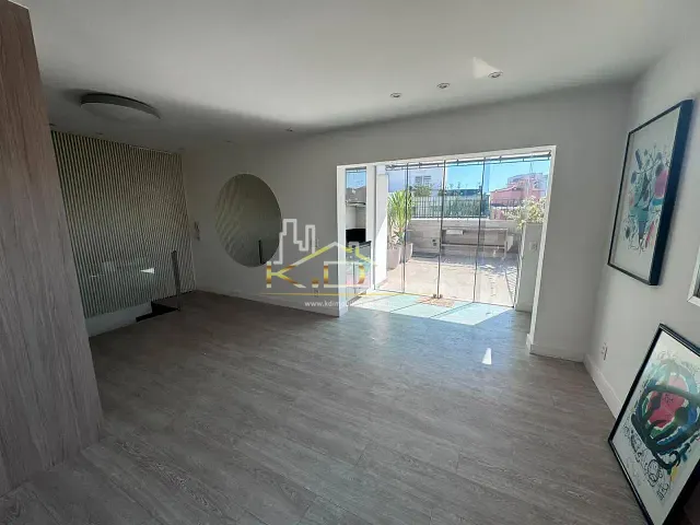 Cobertura / Penthouse 3 quartos e 2 banheiros, à venda ou para alugar, no bairro Alto da Lapa em São Paulo