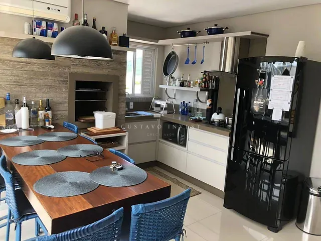 Cobertura / Penthouse 3 quartos e 4 banheiros, à venda, no bairro Pioneiros em Balneário Camboriú