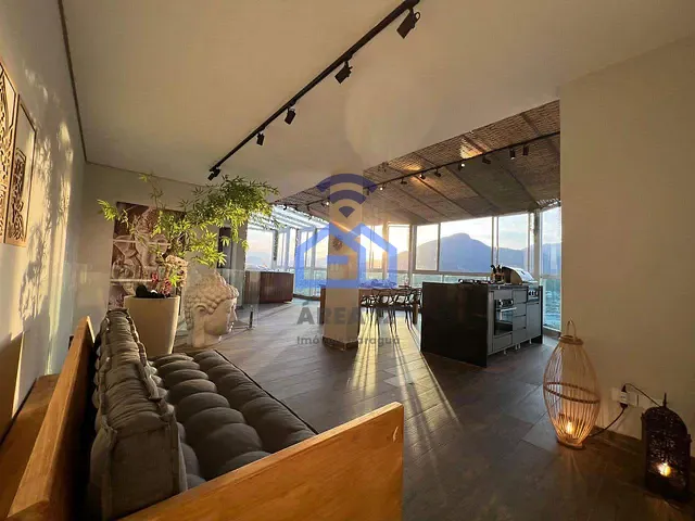 Cobertura / Penthouse com 150m² 4 quartos e 2 banheiros, à venda, no bairro Centro em Caraguatatuba
