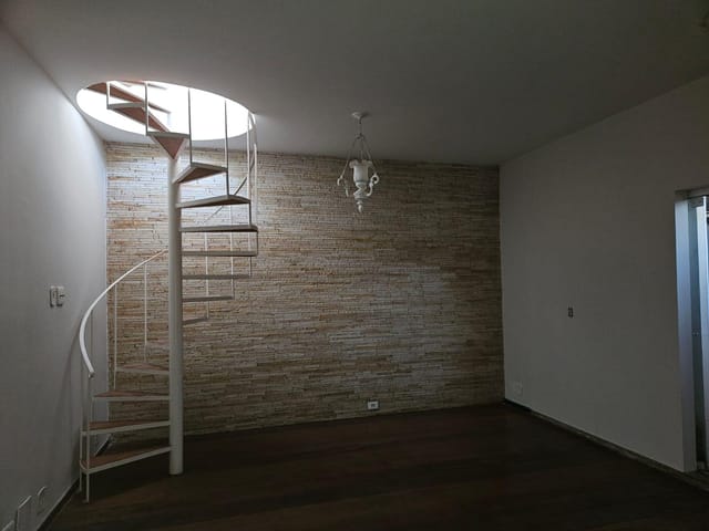 Cobertura / Penthouse 2 quartos e 1 banheiro, à venda ou para alugar, no bairro Centro em Petrópolis