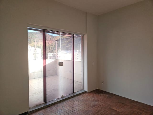 Cobertura / Penthouse 2 quartos e 1 banheiro, à venda ou para alugar, no bairro Centro em Petrópolis