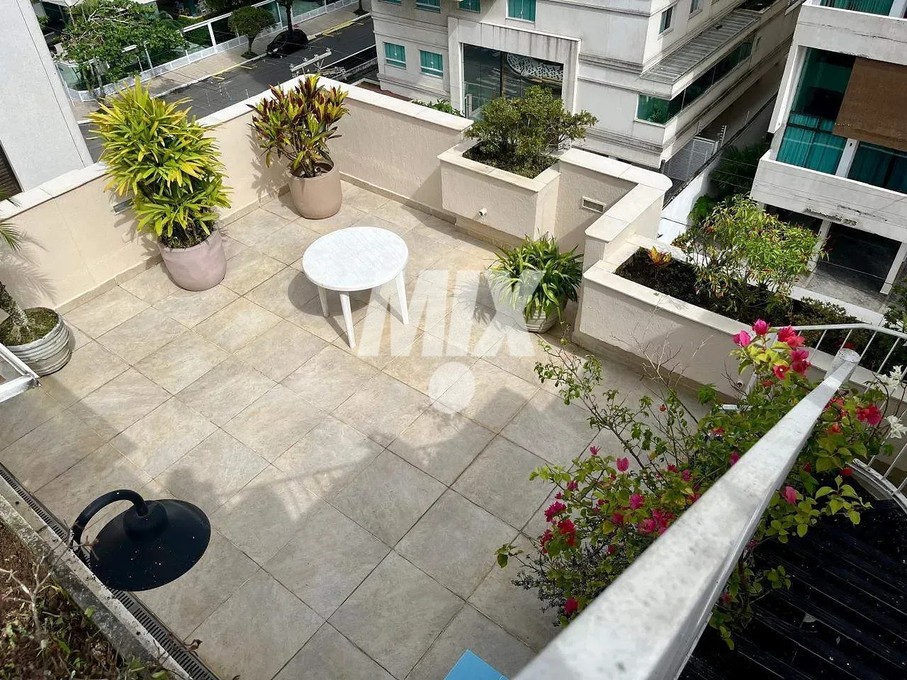 Cobertura, 3 quartos, 240 m² - Foto 2