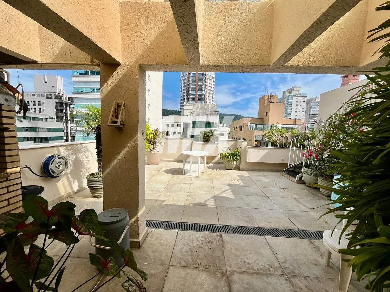 Cobertura, 3 quartos, 240 m² - Foto 1