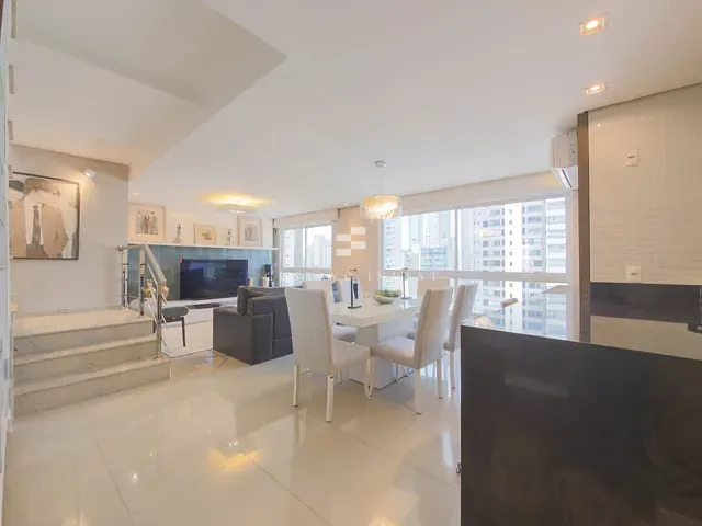 Cobertura / Penthouse 3 quartos e 5 banheiros, à venda ou para alugar, no bairro Pioneiros em Balneário Camboriú