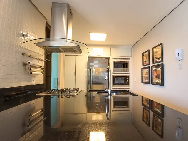 Cobertura / Penthouse 3 quartos e 5 banheiros, à venda ou para alugar, no bairro Pioneiros em Balneário Camboriú