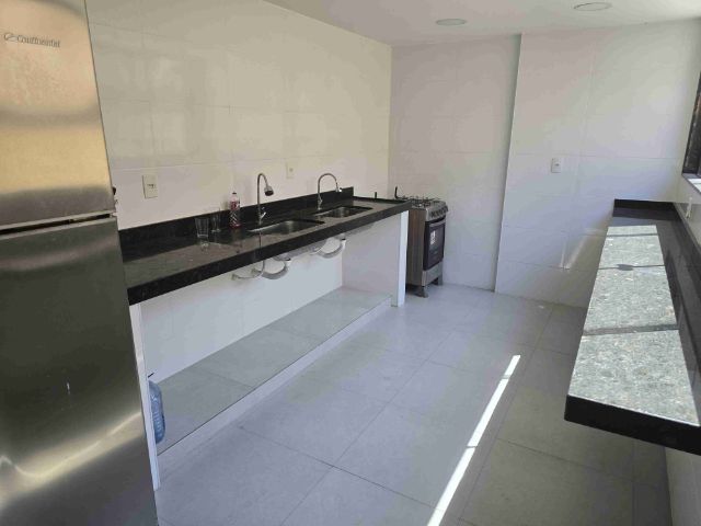 Cobertura / Penthouse com 180m² 4 quartos e 4 banheiros, para alugar, no bairro Centro em Cabo Frio