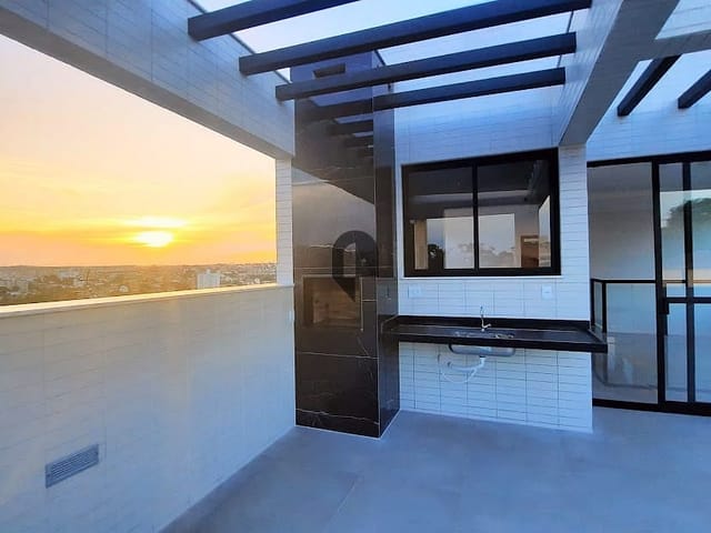 Cobertura / Penthouse com 290m² 4 quartos e 3 banheiros, à venda, no bairro Planalto em Não informado