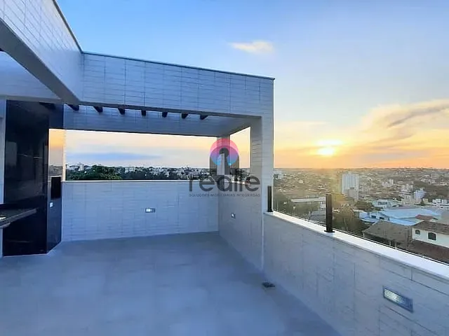 Cobertura / Penthouse com 290m² 4 quartos e 3 banheiros, à venda, no bairro Planalto em Não informado