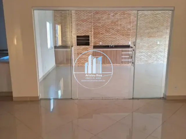 Cobertura / Penthouse com 220m² 4 quartos e 3 banheiros, à venda, no bairro João Paulo II em Pouso Alegre