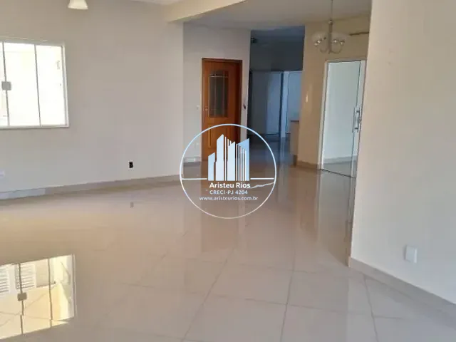 Cobertura / Penthouse com 220m² 4 quartos e 3 banheiros, à venda, no bairro João Paulo II em Pouso Alegre