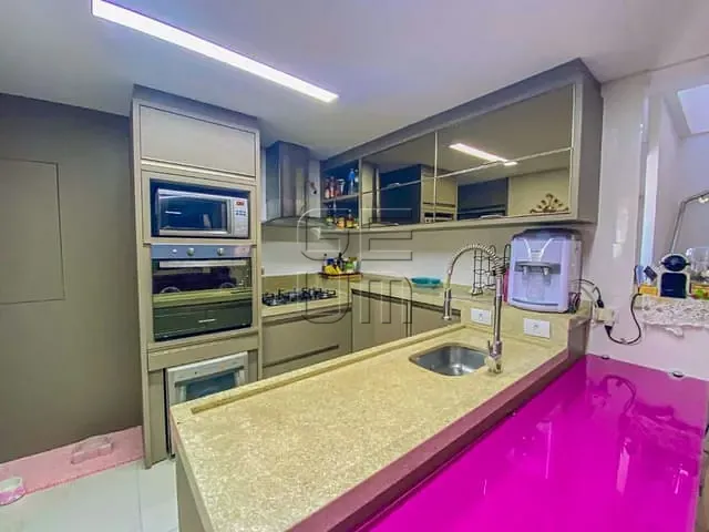 Cobertura / Penthouse 4 quartos e 5 banheiros, à venda, no bairro Centro em Londrina