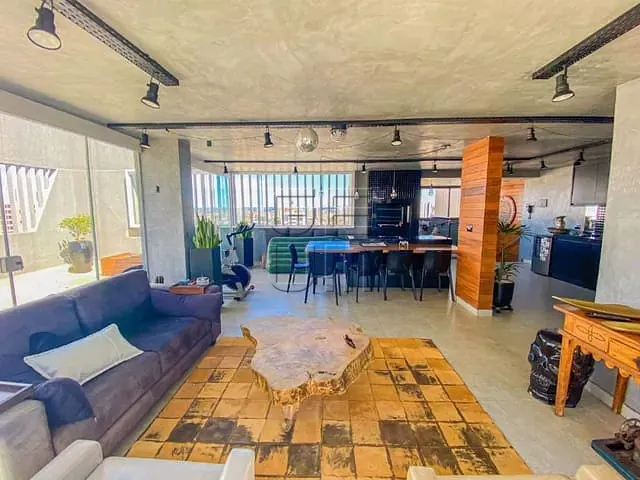 Cobertura / Penthouse 4 quartos e 5 banheiros, à venda, no bairro Centro em Londrina