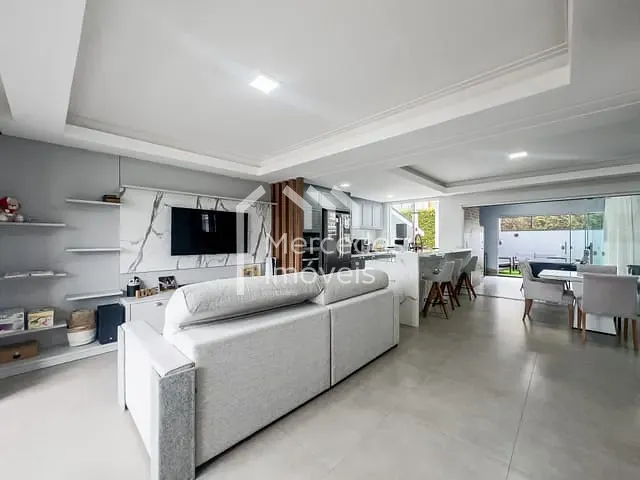 Cobertura / Penthouse com 200m² 2 quartos e 3 banheiros, à venda, no bairro Praia dos Amores em Balneário Camboriú