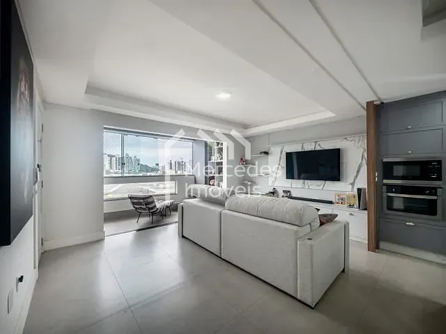Cobertura / Penthouse com 200m² 2 quartos e 3 banheiros, à venda, no bairro Praia dos Amores em Balneário Camboriú