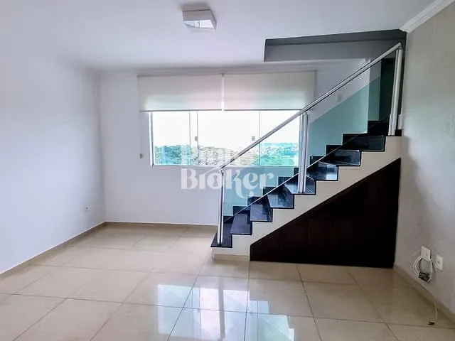 Cobertura / Penthouse com 199m² 3 quartos e 3 banheiros, à venda, no bairro Cabral em Contagem