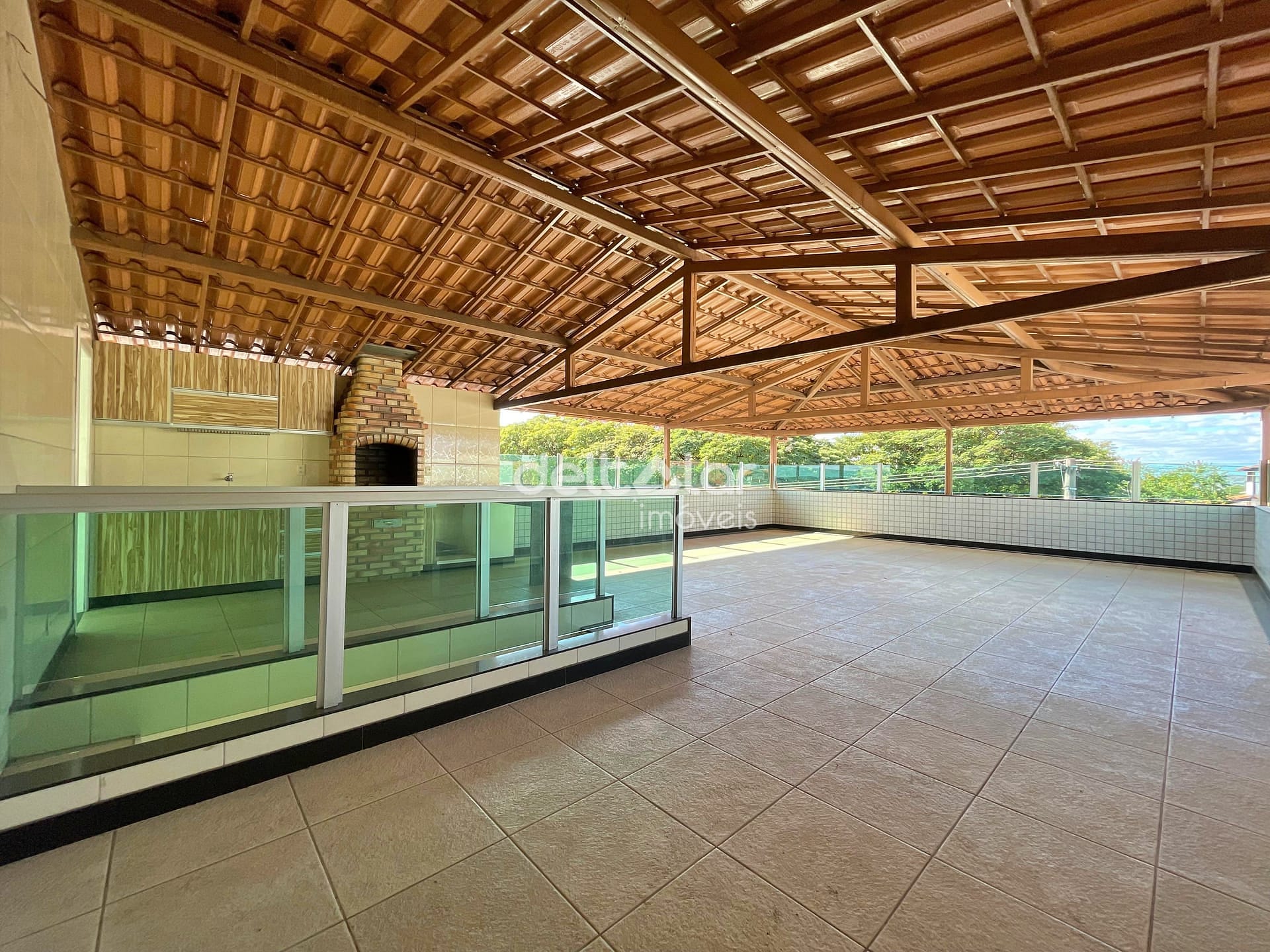 Cobertura para alugar com 3 quartos, 180m² - Foto 1