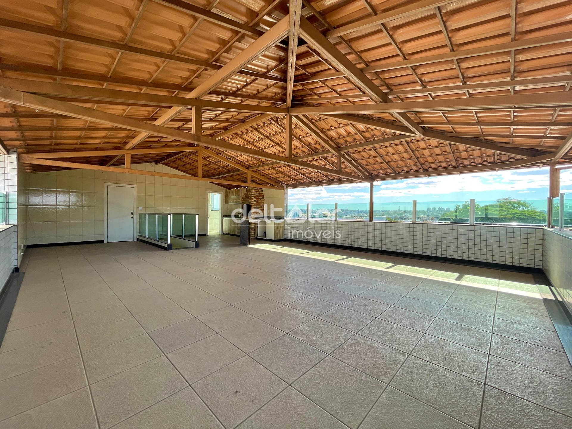 Cobertura para alugar com 3 quartos, 180m² - Foto 4