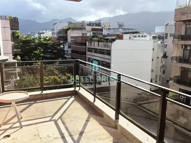 Cobertura / Penthouse com 145m² 2 quartos e 4 banheiros, à venda ou para alugar, no bairro Ipanema em Rio de Janeiro