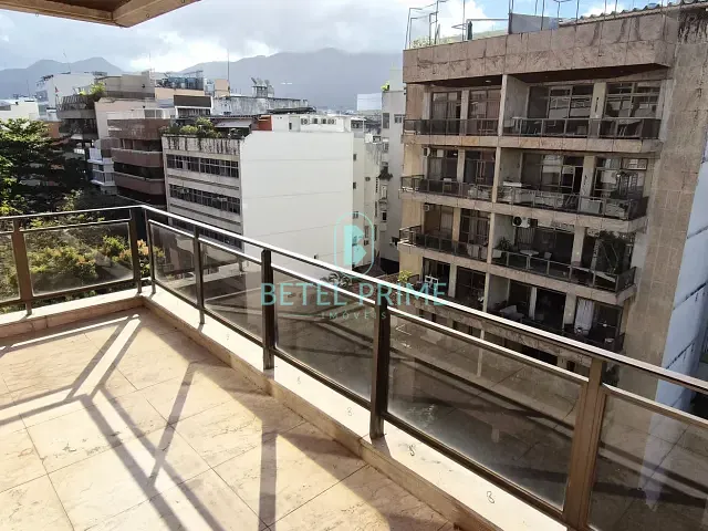 Cobertura / Penthouse com 145m² 2 quartos e 4 banheiros, à venda ou para alugar, no bairro Ipanema em Rio de Janeiro