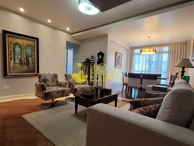 Cobertura / Penthouse com 300m² 4 quartos e 5 banheiros, à venda, no bairro Jardim Amália em Volta Redonda