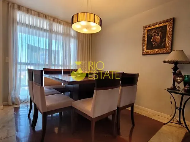 Cobertura / Penthouse com 300m² 4 quartos e 5 banheiros, à venda, no bairro Jardim Amália em Volta Redonda