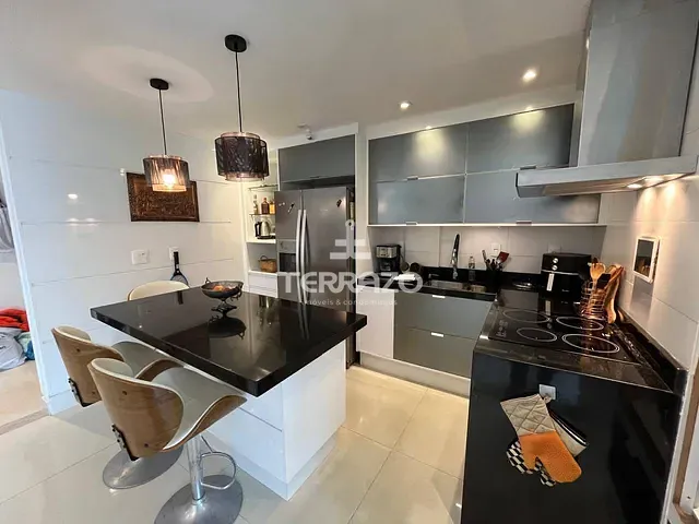 Cobertura / Penthouse com 368m² 4 quartos e 6 banheiros, à venda, no bairro Santa Rosa em Barra Mansa