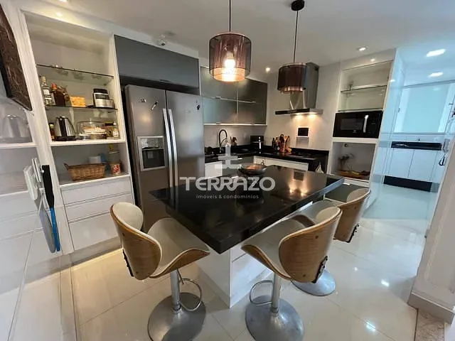 Cobertura / Penthouse com 368m² 4 quartos e 6 banheiros, à venda, no bairro Santa Rosa em Barra Mansa