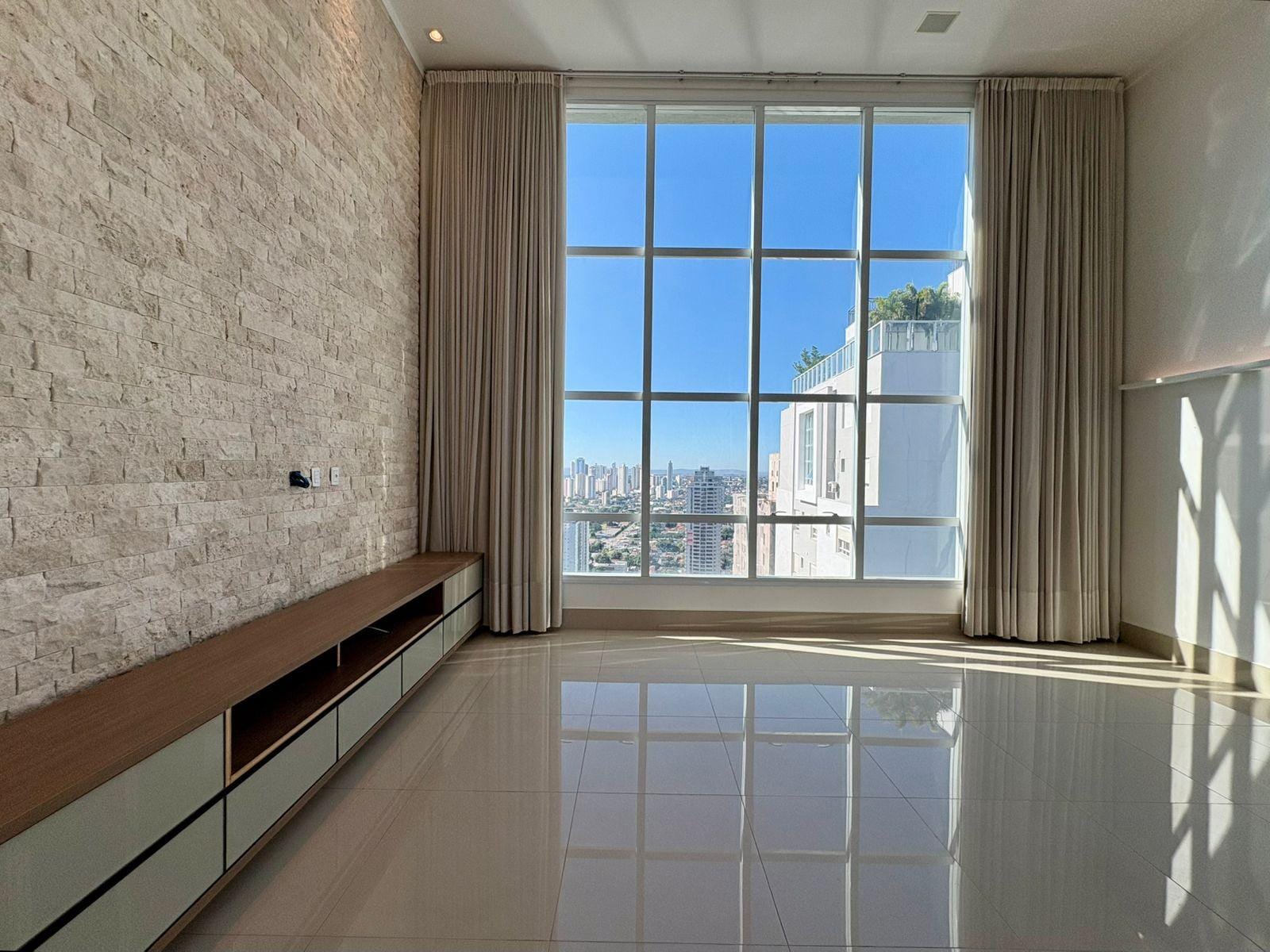 Cobertura à venda com 3 quartos, 420m² - Foto 1