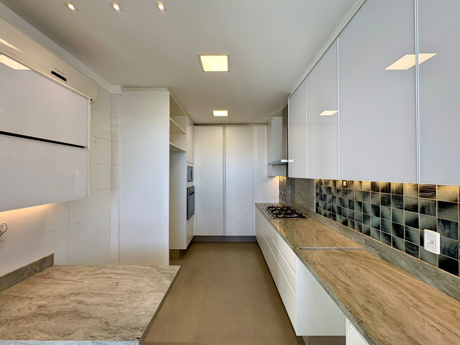 Cobertura à venda com 3 quartos, 420m² - Foto 17