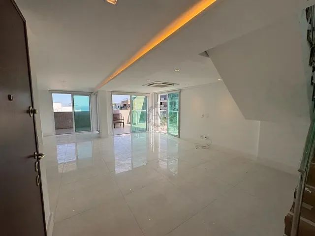Cobertura / Penthouse com 660m² 3 quartos e 6 banheiros, para alugar, no bairro Leblon em Rio de Janeiro