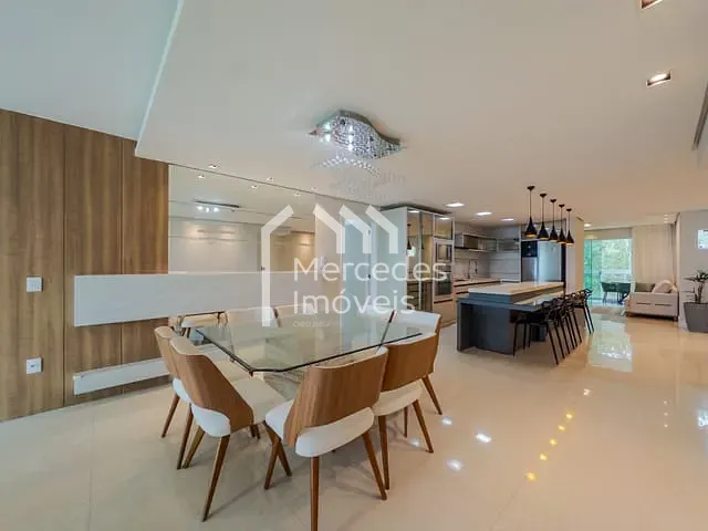 Cobertura / Penthouse com 296m² 5 quartos e 6 banheiros, para alugar, no bairro Cabeçudas em Itajaí