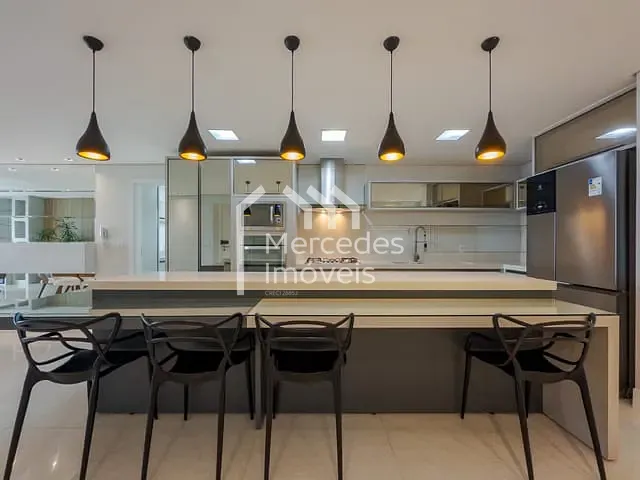 Cobertura / Penthouse com 296m² 5 quartos e 6 banheiros, para alugar, no bairro Cabeçudas em Itajaí