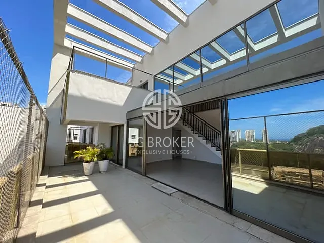 Cobertura / Penthouse com 390m² 4 quartos e 7 banheiros, à venda ou para alugar, no bairro Barra da Tijuca em Rio de Janeiro