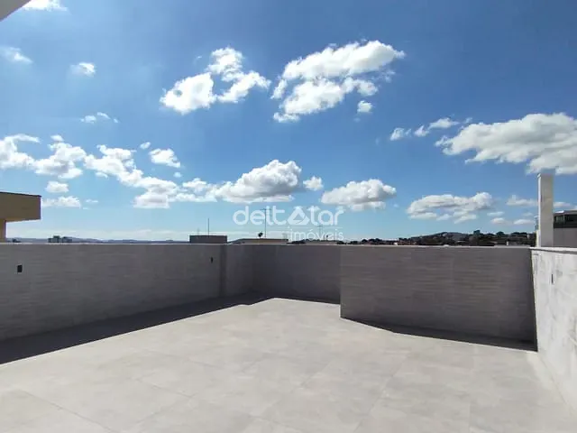 Cobertura / Penthouse com 150m² 5 quartos e 3 banheiros, à venda, no bairro Heliópolis em Belo Horizonte