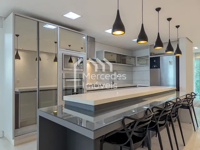 Cobertura / Penthouse com 365m² 5 quartos e 6 banheiros, à venda, no bairro Cabeçudas em Itajaí