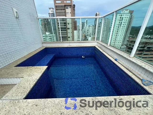 Cobertura / Penthouse com 372m² 4 quartos e 5 banheiros, à venda, no bairro Centro em Balneário Camboriú