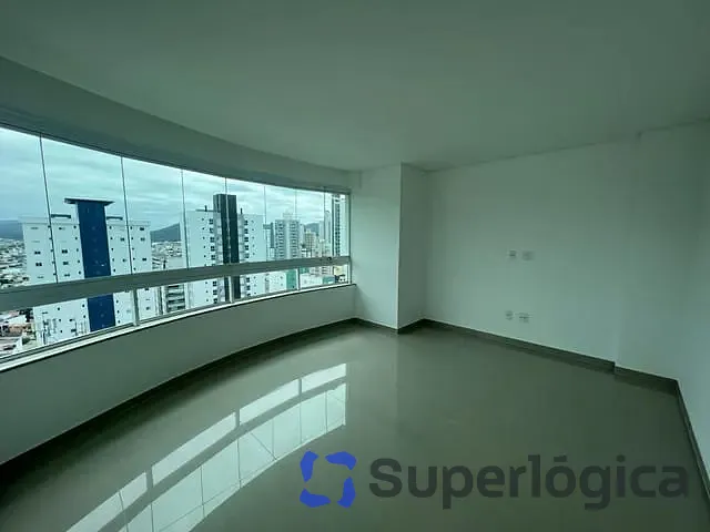 Cobertura / Penthouse com 372m² 4 quartos e 5 banheiros, à venda, no bairro Centro em Balneário Camboriú