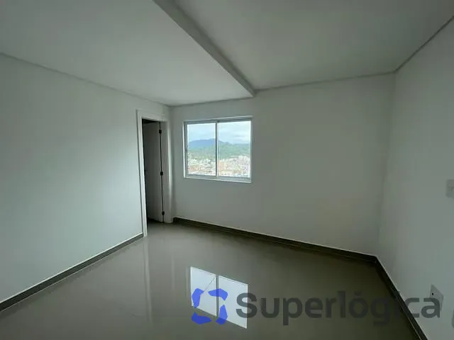 Cobertura / Penthouse com 372m² 4 quartos e 5 banheiros, à venda, no bairro Centro em Balneário Camboriú