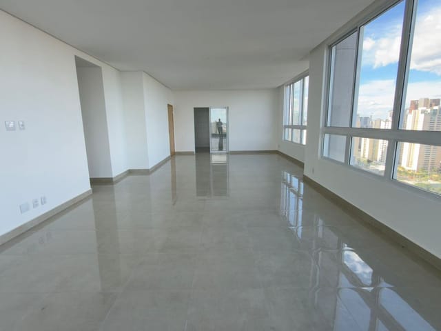 Cobertura / Penthouse com 225m² 3 quartos e 5 banheiros, à venda, no bairro Serrinha em Goiânia