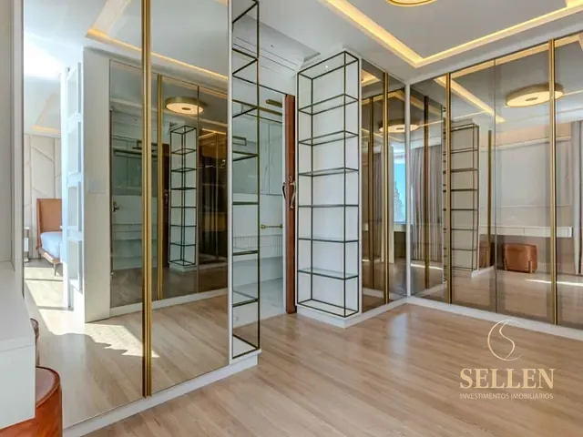 Cobertura / Penthouse 3 quartos e 4 banheiros, à venda, no bairro Centro em Balneário Camboriú