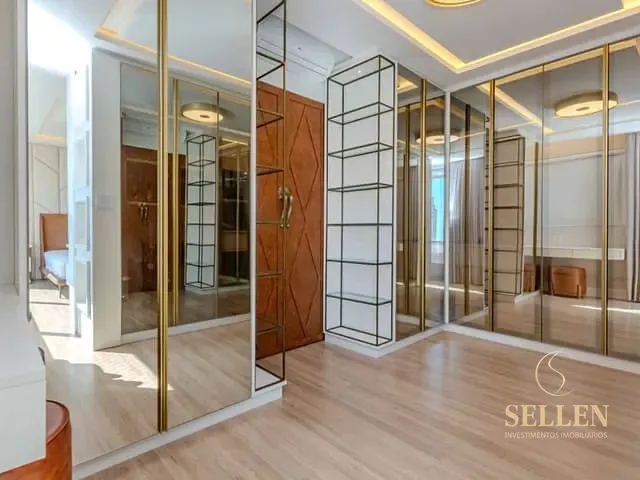 Cobertura / Penthouse 3 quartos e 4 banheiros, à venda, no bairro Centro em Balneário Camboriú