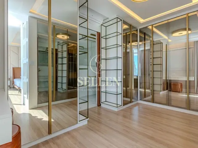 Cobertura / Penthouse 3 quartos e 4 banheiros, à venda, no bairro Centro em Balneário Camboriú