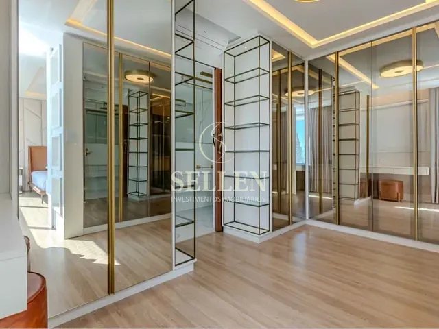 Cobertura / Penthouse 3 quartos e 4 banheiros, à venda, no bairro Centro em Balneário Camboriú