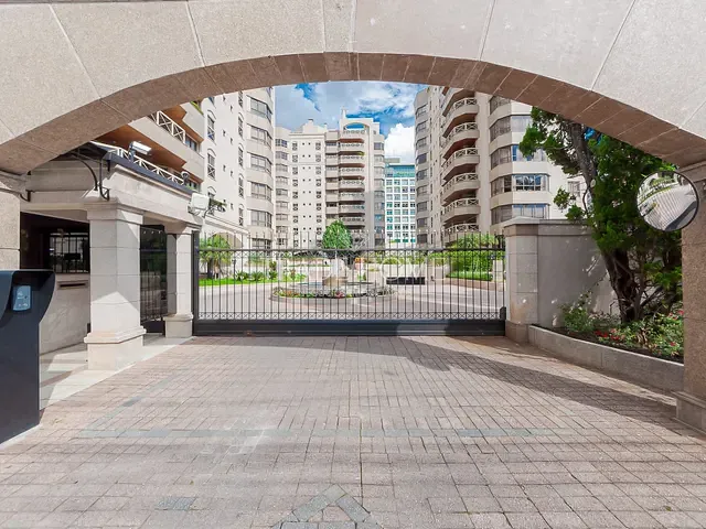 Cobertura / Penthouse com 840m² 4 quartos e 6 banheiros, à venda, no bairro Batel em Curitiba