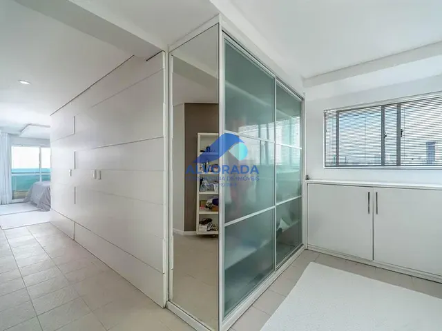 Cobertura / Penthouse com 713m² 5 quartos e 6 banheiros, à venda, no bairro Centro em Balneário Camboriú